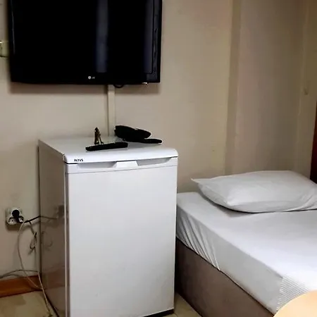 Plato Hotel *